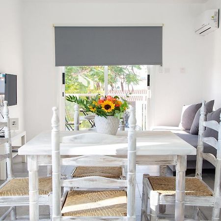 Tikay Holiday Apts Ajia Napa Zewnętrze zdjęcie