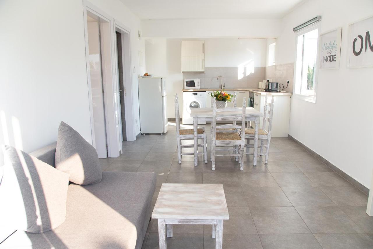 Tikay Holiday Apts Ajia Napa Zewnętrze zdjęcie
