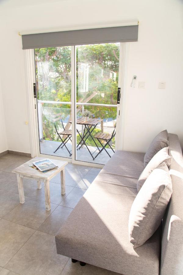 Tikay Holiday Apts Ajia Napa Zewnętrze zdjęcie